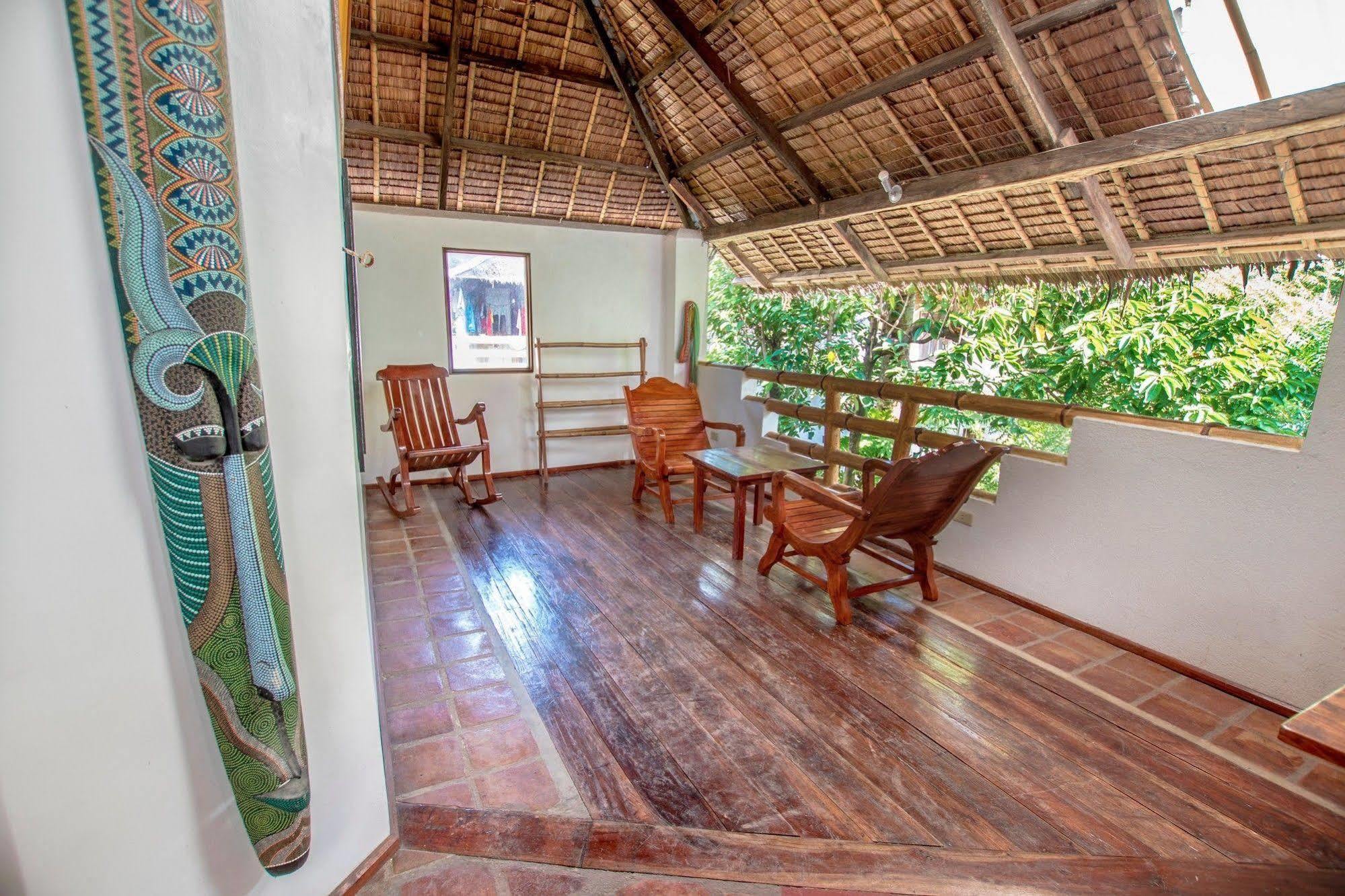 Bamboo Bungalows Resthouse Balabag  Exterior foto