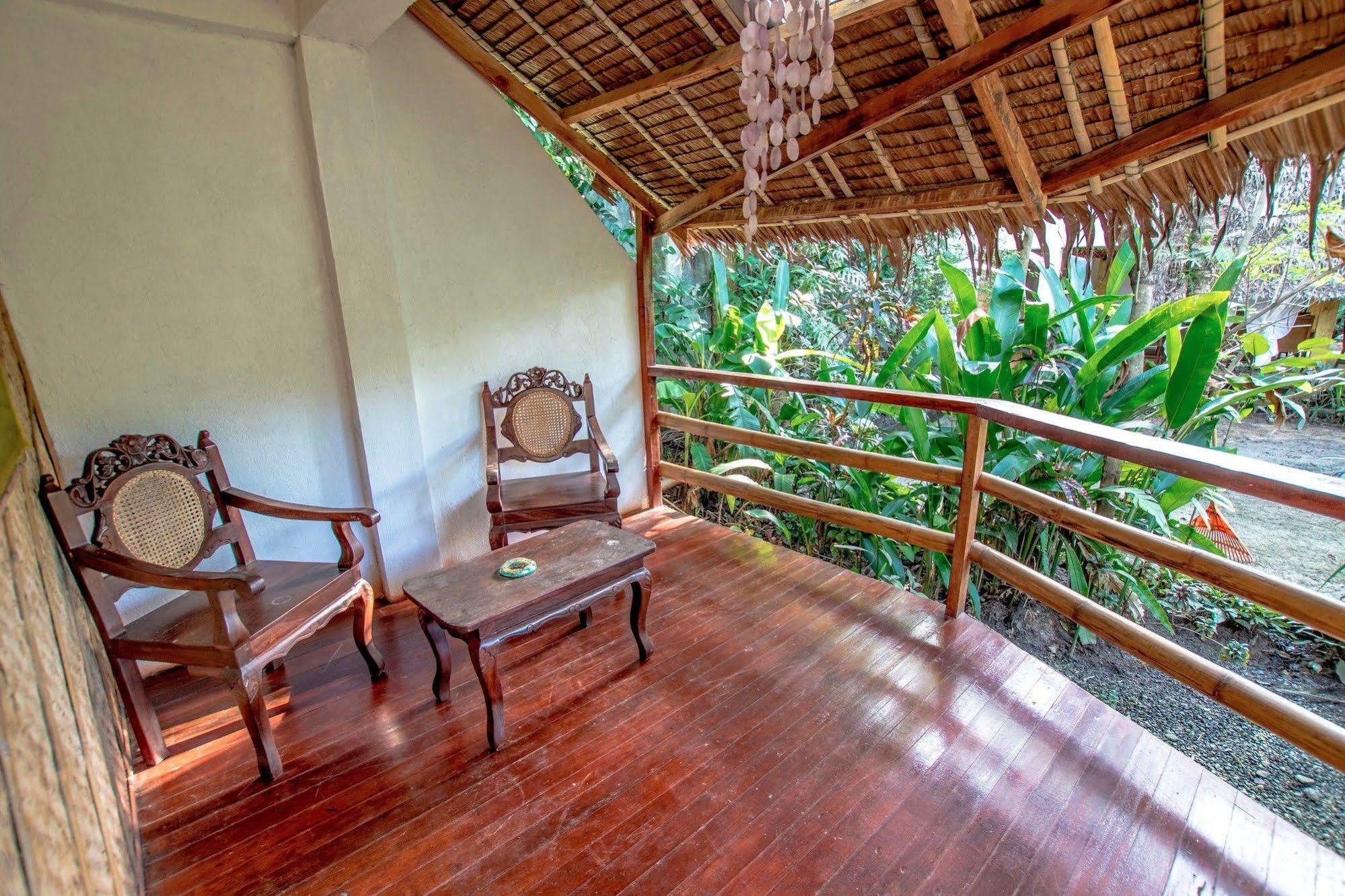 Bamboo Bungalows Resthouse Balabag  Exterior foto