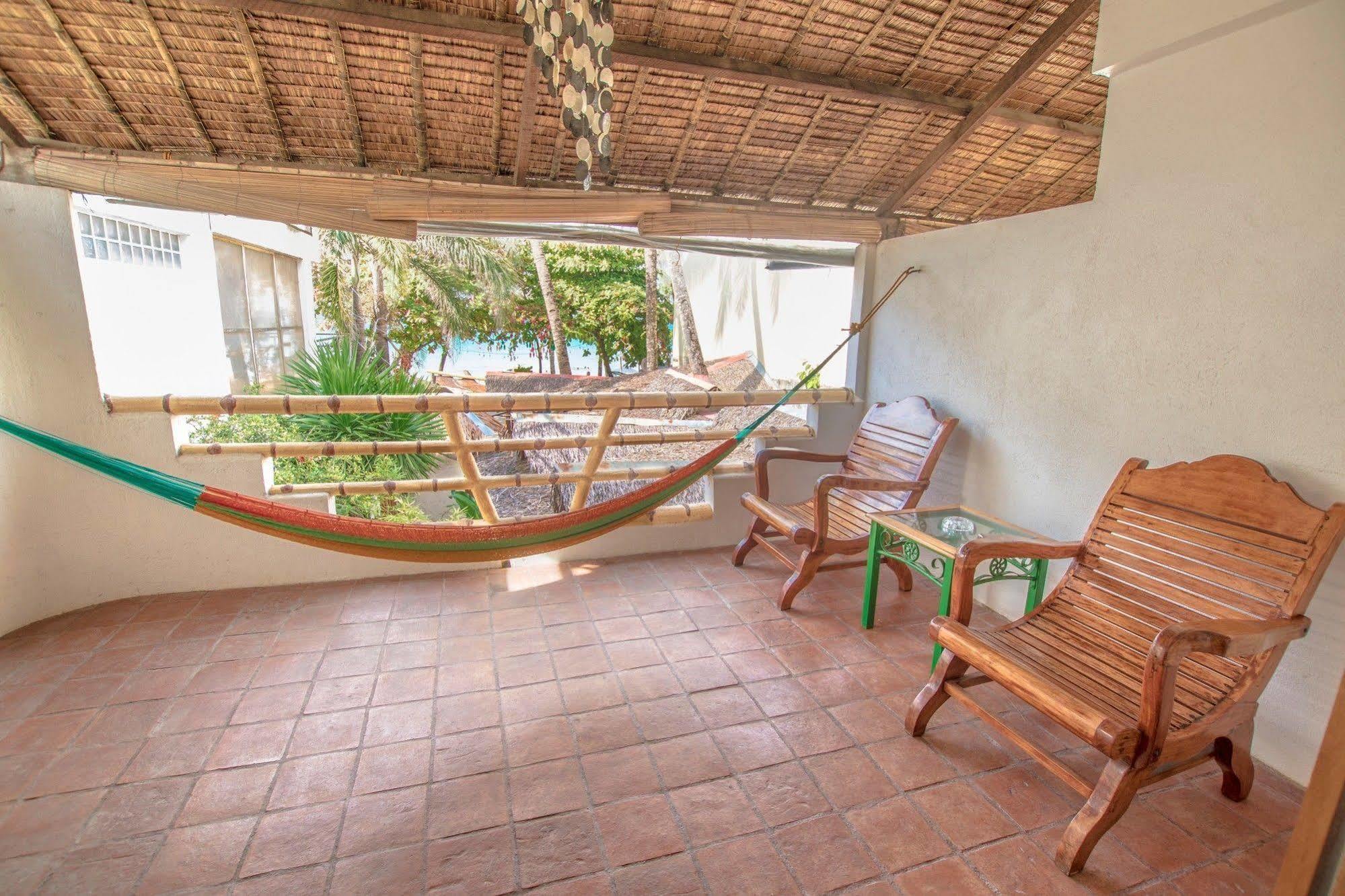 Bamboo Bungalows Resthouse Balabag  Exterior foto